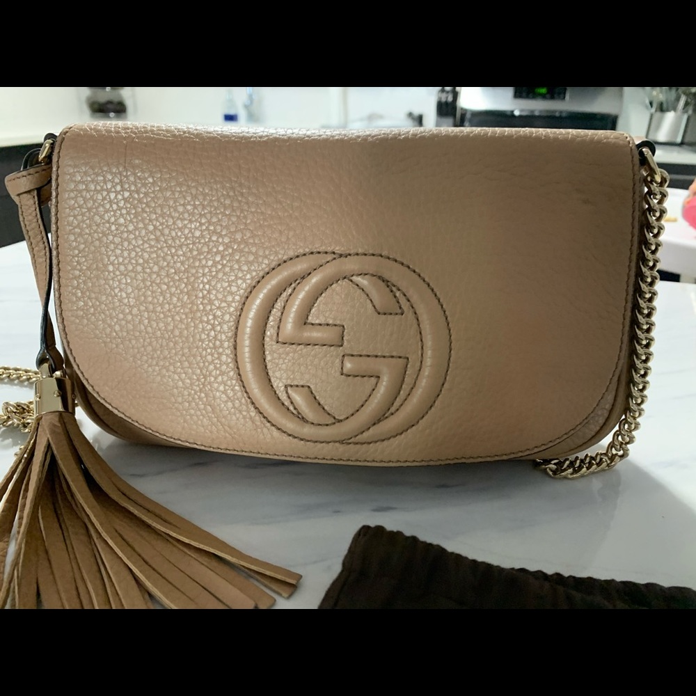 Gucci crossbody soho pebbled calfskin medium bag
